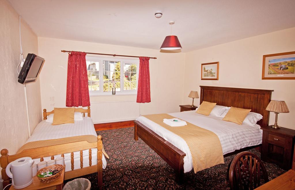 Menheniot The White Hart Hotel חדר תמונה